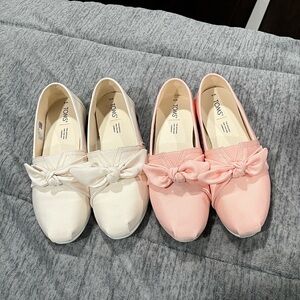 2 Pairs. TOMS Women's Cream and Pink Slip-On Bow Shoes. Set.